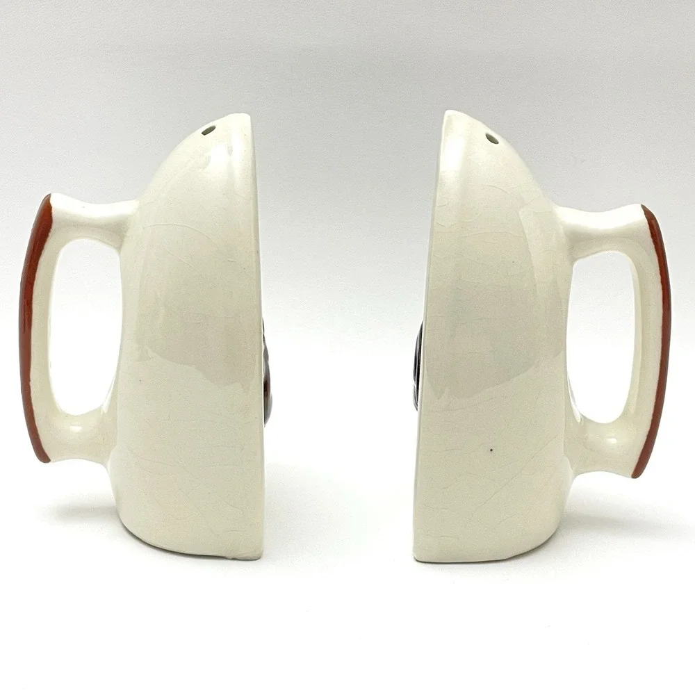 Artmark Farmhouse Roosters Chickens Iron Salt & Pepper Shakers Farmhouse Ceramic
